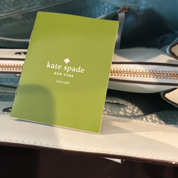 Kate spade light turquoise bag, approximately 12 x 11 1/2 divided into three - Picture 8 of 10
